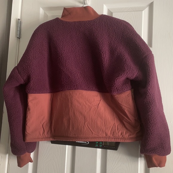 Fabletics sweater - Picture 2 of 2